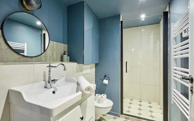 Charming Studio Center of Paris With AC