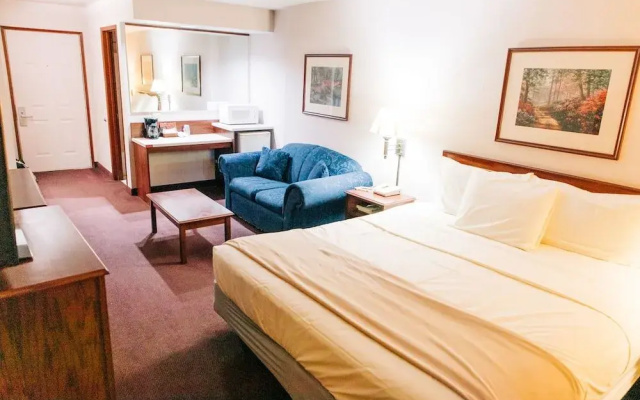 Quincy INN and Suites