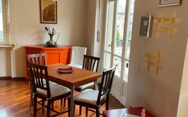 Zen Apartment Located In Turin Pre Hill