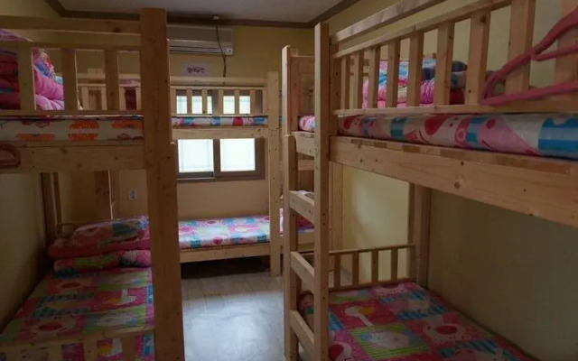 Suncheon Bay Atti Female Guesthouse (только для женщин)