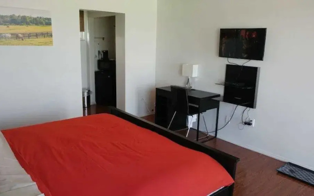 Skyview Motel