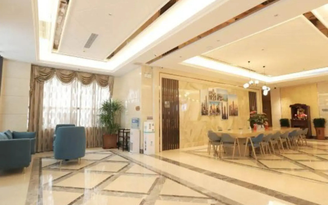 Huandu Around Capital Hotel
