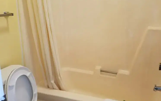Budget Host Inn