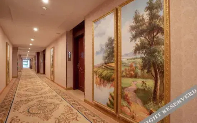 Vienna Hotel (Zunyi Xinpu Riyuexingcheng Branch)