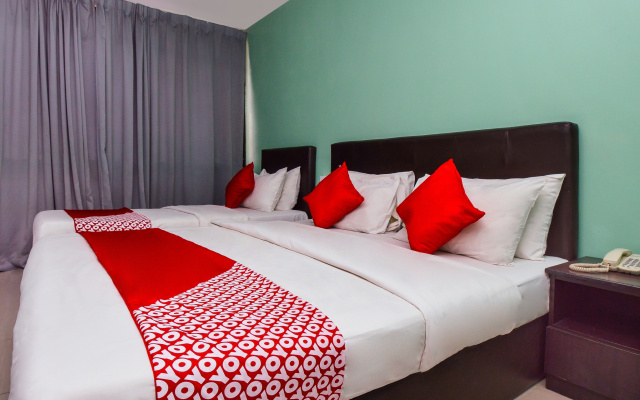 OYO 499 Comfort Hotel Sentul
