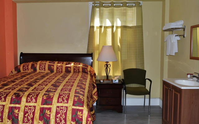Desmond Hotel