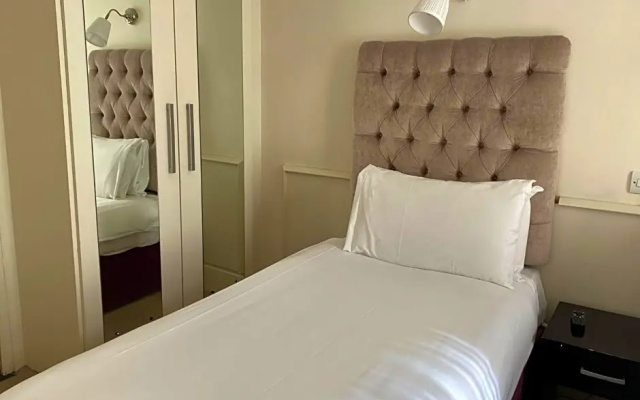 Maples House Hotel