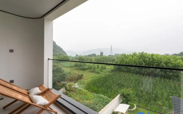 Under Shiziling · Liubai Homestay (OMG Heartbeat Paradise)