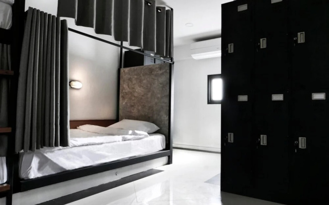 Hive Hostel - Adults Only