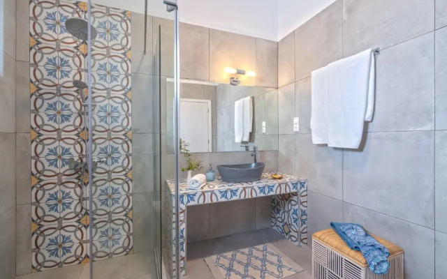 FantaSea Luxury Suite