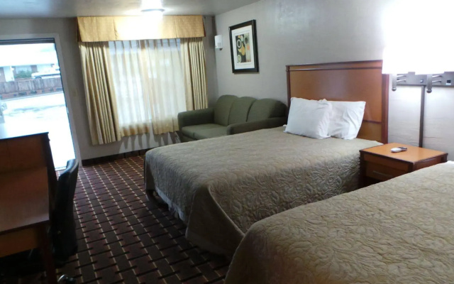 Anchor Bay Inn