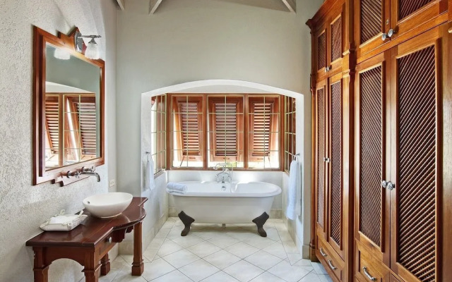 La Paloma by Blue Sky Luxury