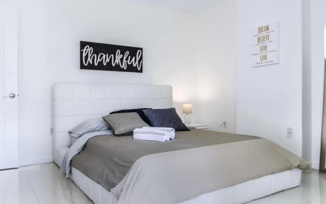 3 BR Apartment Brickell Following Cleaning Guidelines