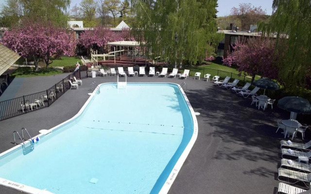 Fireside Inn & Suites Portland