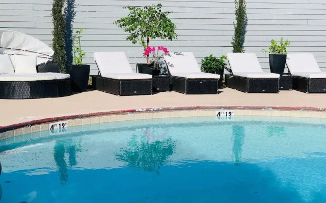 Americas Best Value Inn & Suites
