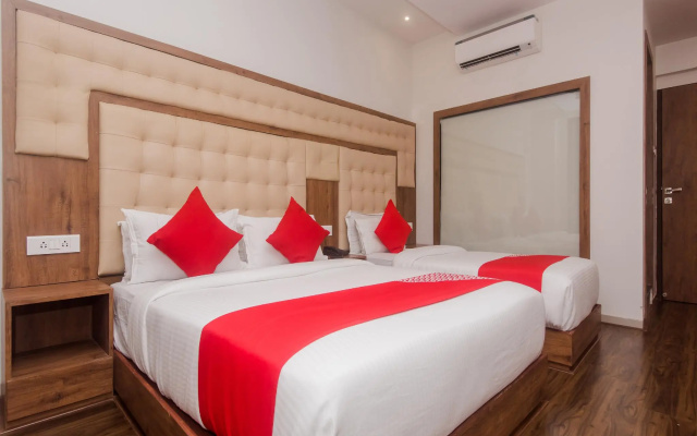 OYO 22039 Hotel Bkc Grand