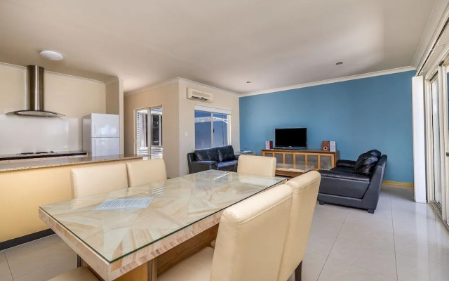 Seafront Unit 60