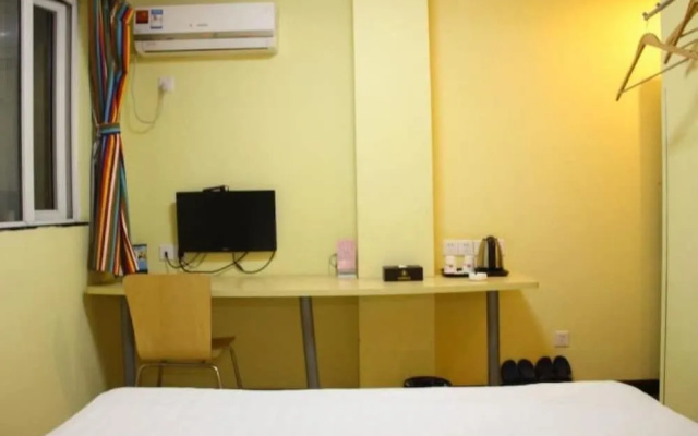 Super 8 Hotel