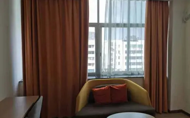 Tomato Hotel