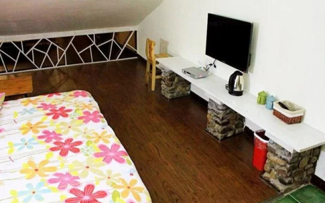 Zhangjiajie April Day Hostel