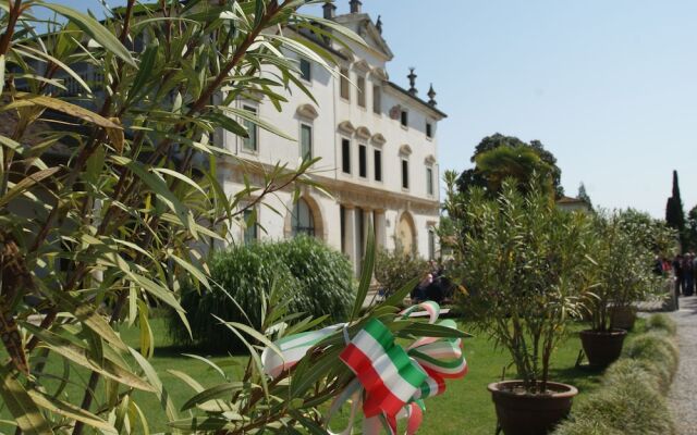 Отель Villa Ghislanzoni Италия, Виченца - отзывы, цены и фото номеров - забронировать отель Villa Ghislanzoni онлайн вид на фасад