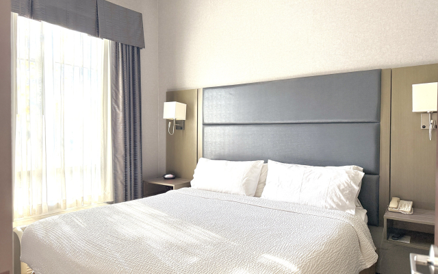 Holiday Inn Express Hotel & Suites Riverport Richmond by IHG