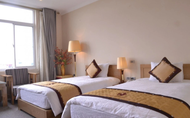 A25 Premium Hotel - 705 Lac Long Quan