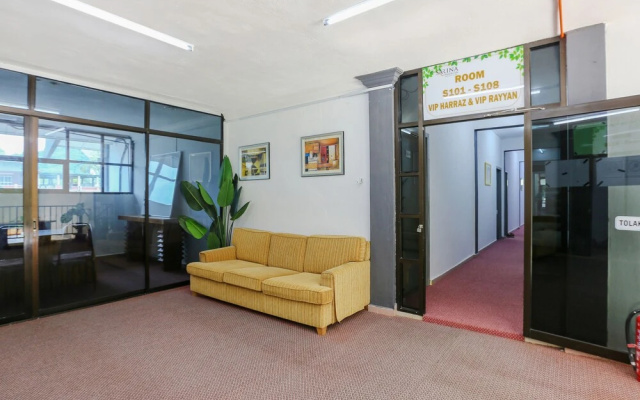 The Sarina Hotel & Cafe by OYO Rooms