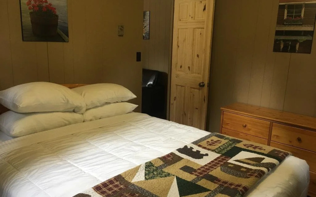 Cloverleaf Cottages