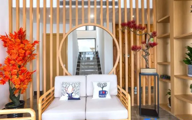 Yiyezhou Fisherman Gueshouse