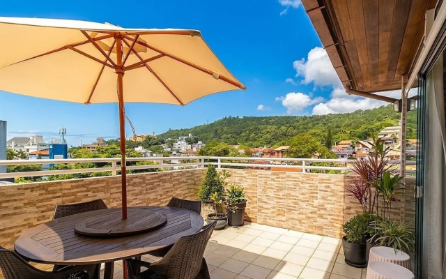 Penthouse W/terrace 5 min From the Beach Cos302