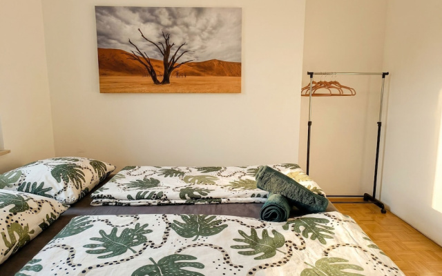 Comfy 4BR Apt Ideal for Groups Families