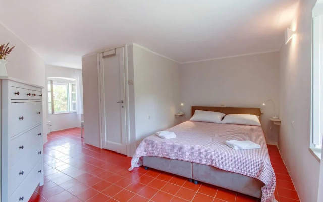 Lovely 15th Century Apartment in Osor