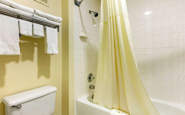 Quality Inn Cleveland North