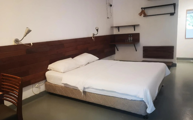 OYO 161 Lodge Paradize Hotel