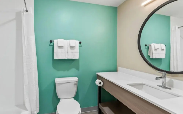 Echo Suites Sterling