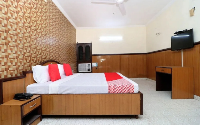 Oyo 24326 Ab Hotel