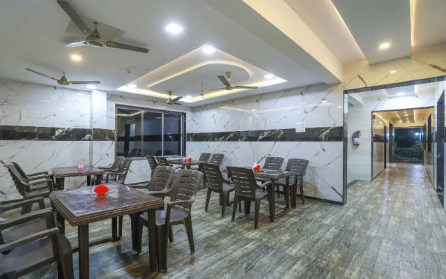 OYO 65742 Hotel Hill Villa