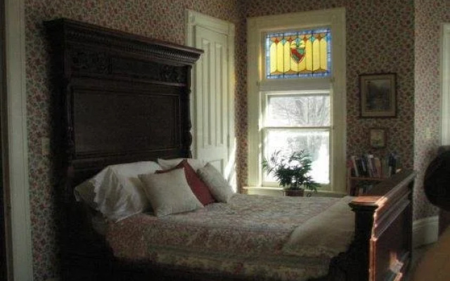 Estabrook House