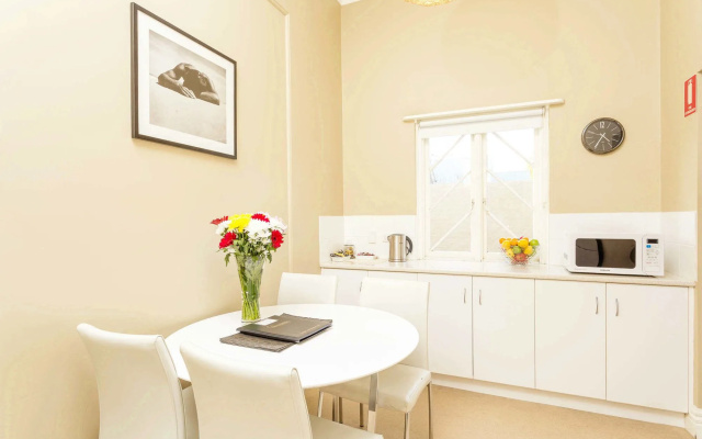 Globe Apartments