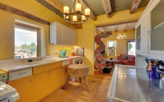 Santa Cruz Home w/ Mountain Views!