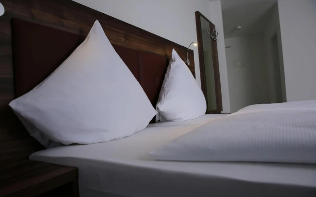 The sQuare Hotel
