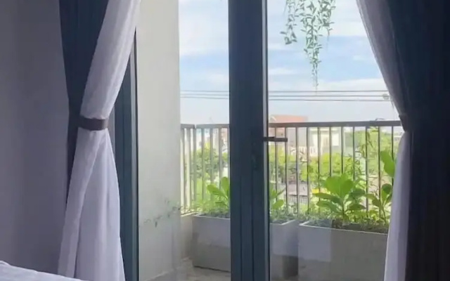 The Shine Hotel & Apartment