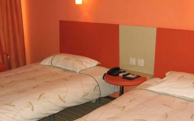 Huahan Hotel