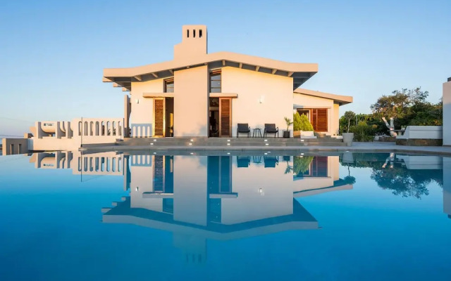 Azatis Luxury Villa