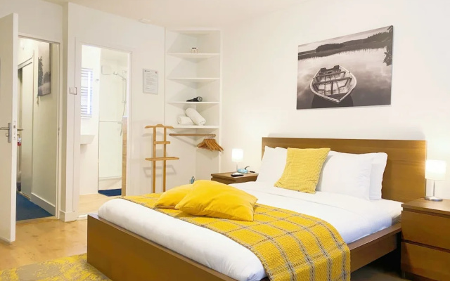 Guesthouse Citydrop, Amsterdam Flower Market