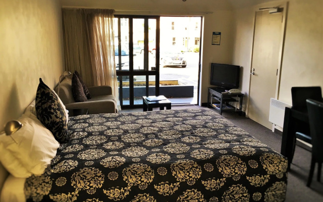 Cable Court Motel