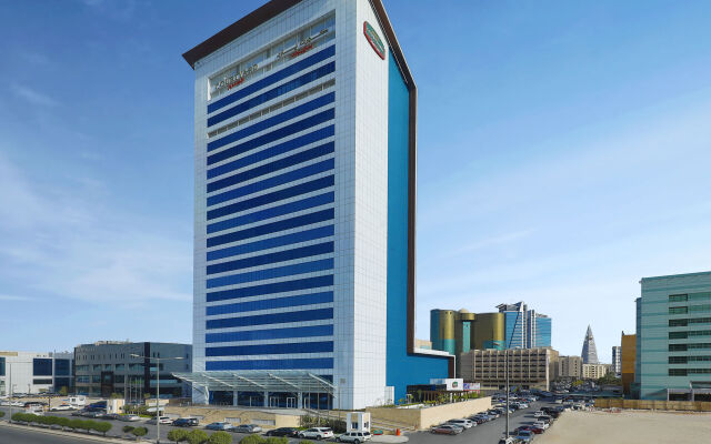 Отель Courtyard by Marriott Riyadh Olaya вид на фасад