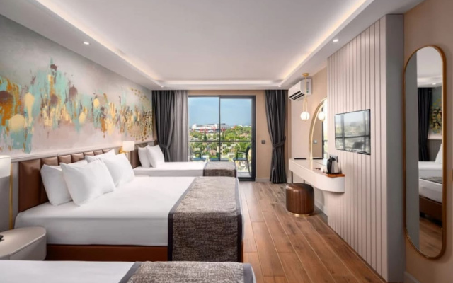 Grand Paradise Hotel