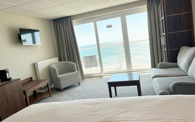 Sandbanks Hotel